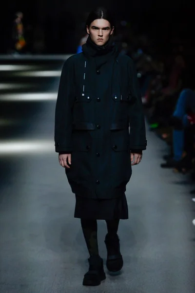 Look 7